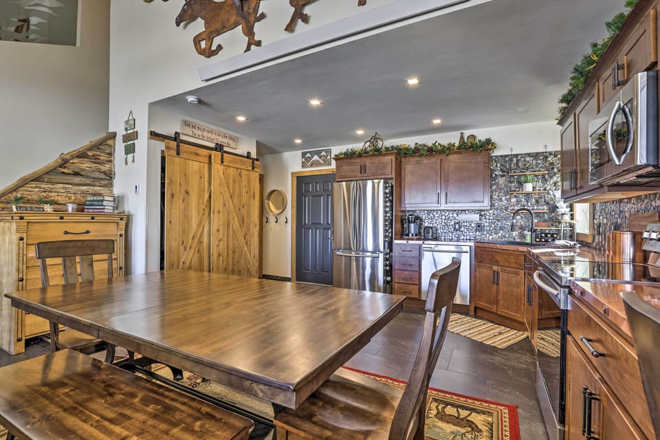 Dining Area | 1st Floor