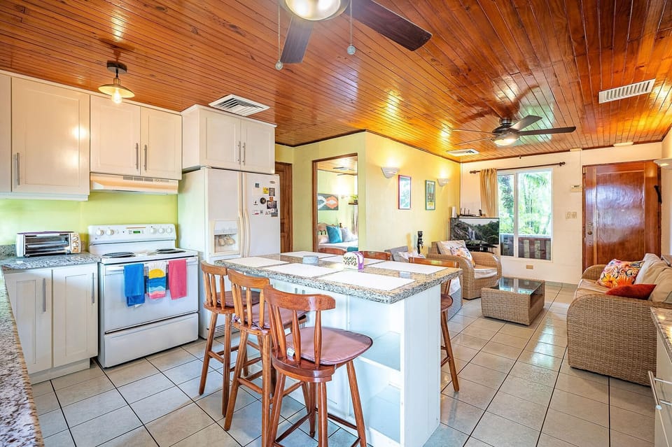 Villa Jaco Sol 4 bdr resort & pool near the beach (1068)