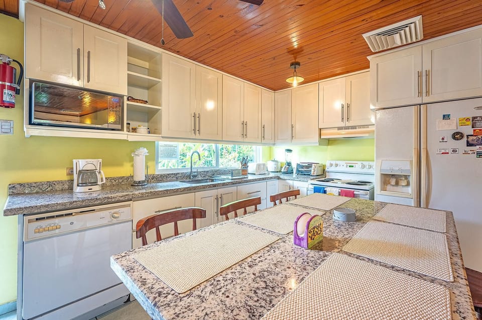 Villa Jaco Sol 4 bdr resort & pool near the beach (1070)