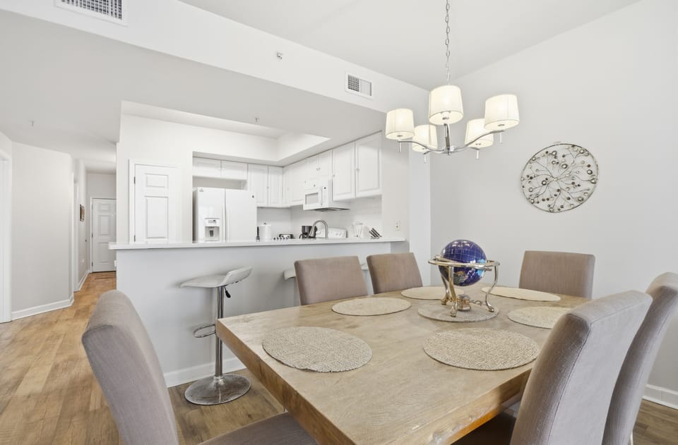 Summerwind1202c Dining Area