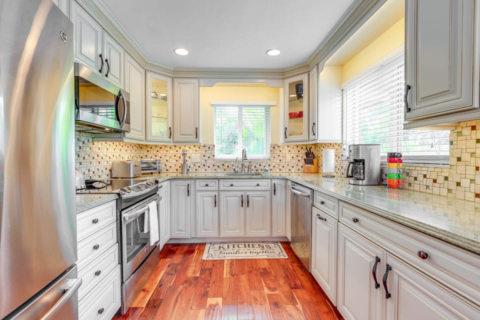 Kitchen | Cooking Basics | Dishwasher | Drip Coffee Maker | Knife Set