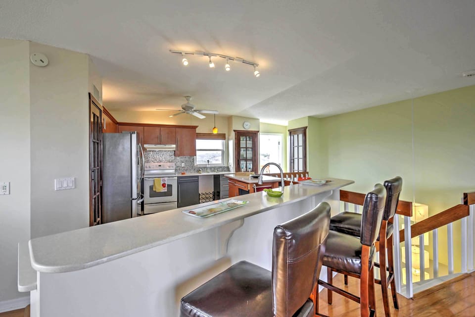 Kitchen | Bar Seating