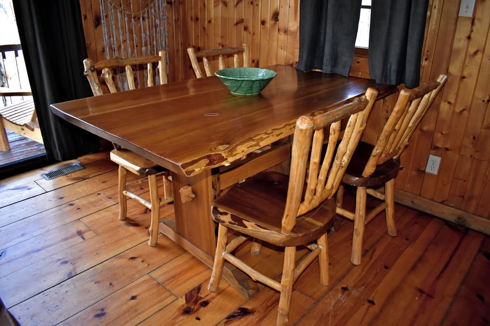 Elk.Dining.Area