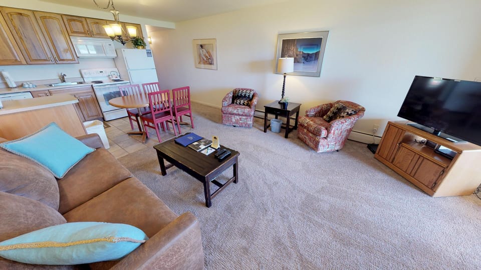 Living Area with Flatscreen - Living Area with Flatscreen