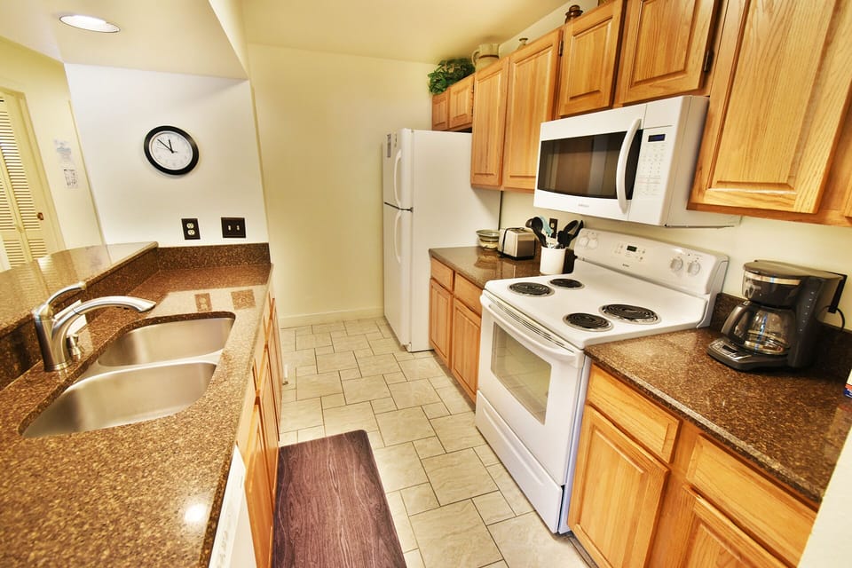 Fully Equipped Kitchen - Fully Equipped Kitchen