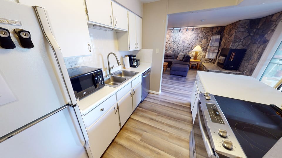 Fully Equipped Kitchen - Fully Equipped Kitchen
