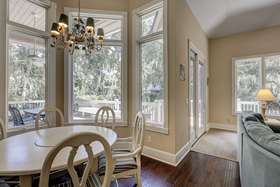 Eating Area/Views