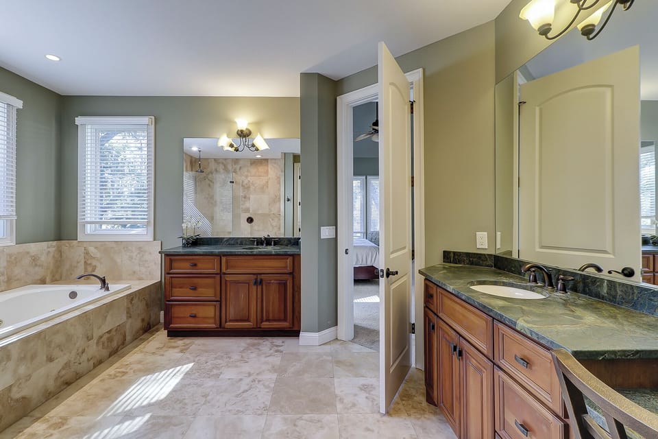 King bathroom