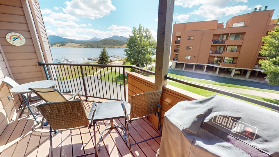 Private Deck, Lake View. Grill has been removed. - Private Deck, Lake View. Grill has been removed.