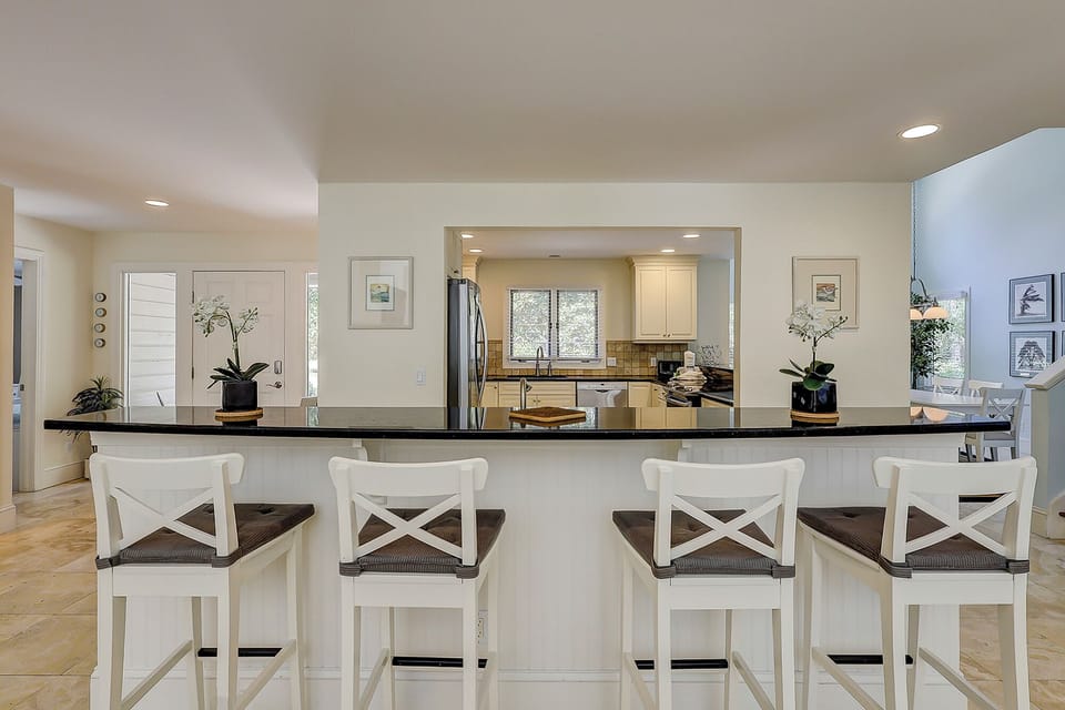 Kitchen bar seating