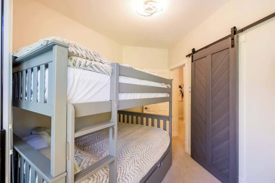 Bunk Room (double over double)