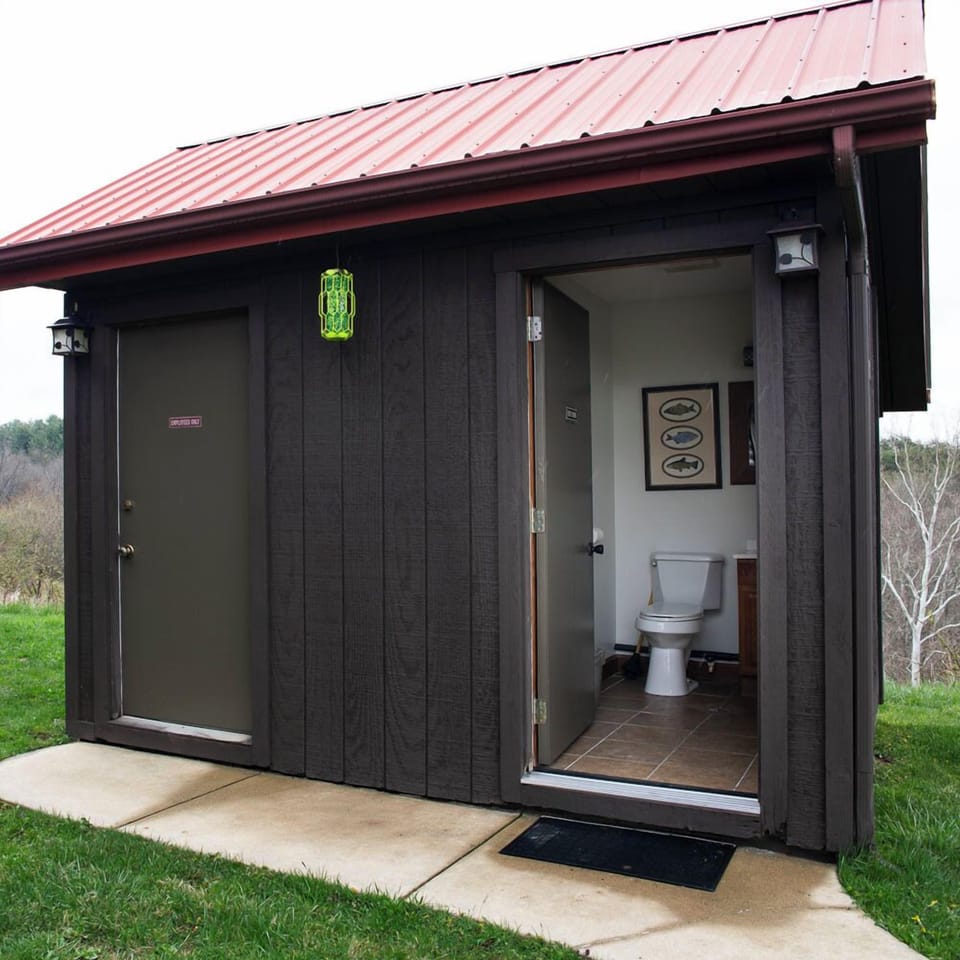 big-sky-ranch-outdoor-bath