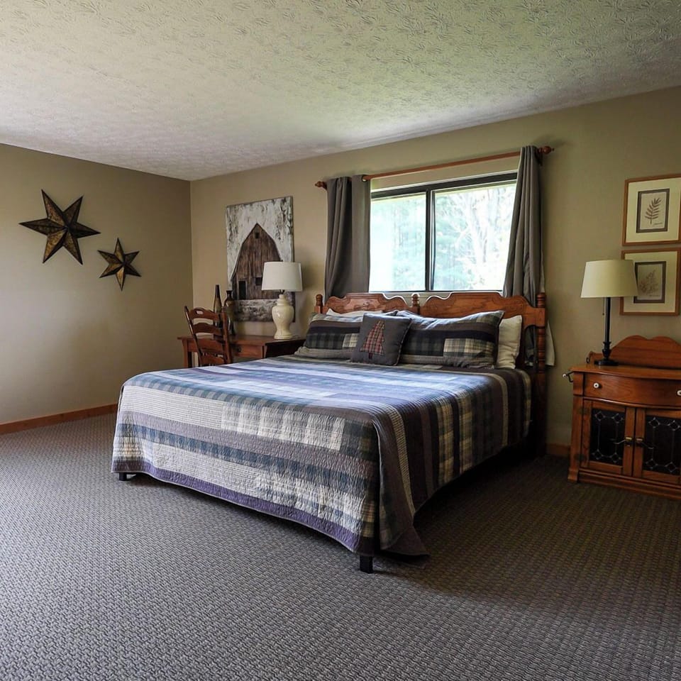 Grande Butte Upstairs King Bed