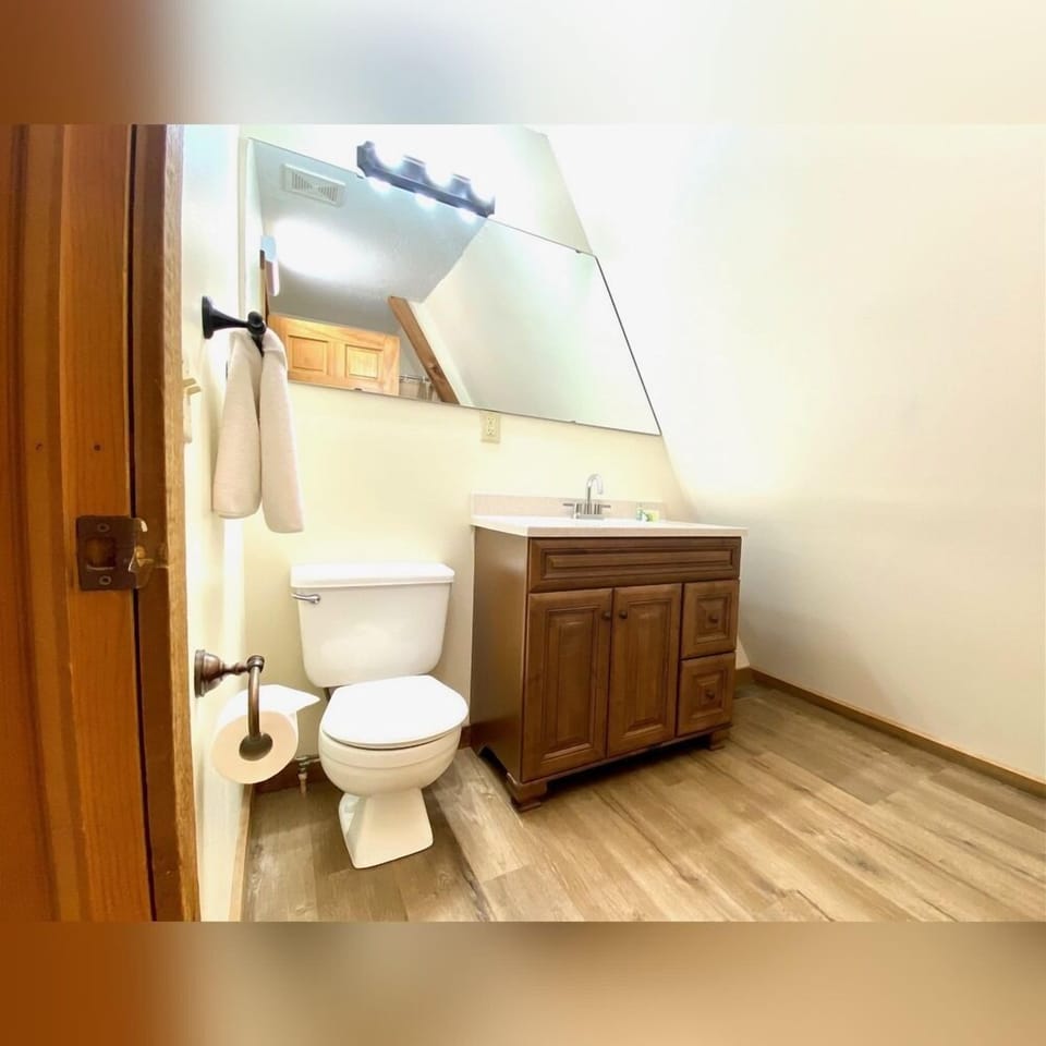 A-Frame #04 Bathroom