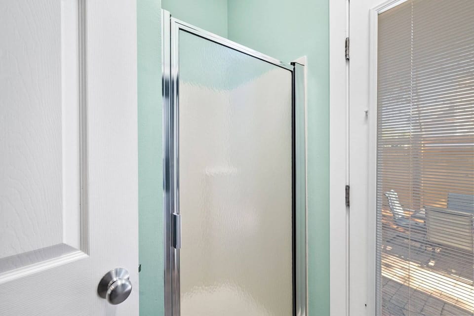 Private bath with walk-in shower