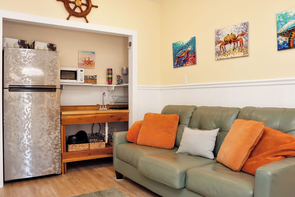 Ground Floor Living Area - Kitchenette