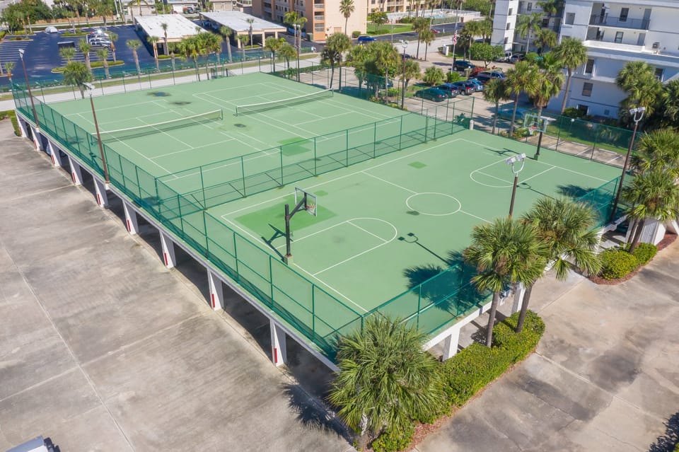 Tennis & Basketball Courts at Cape Winds
