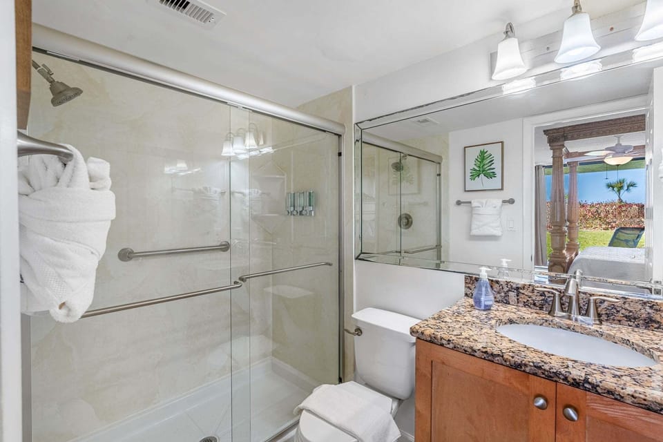 Master ensuite with granite counters & walk-in shower