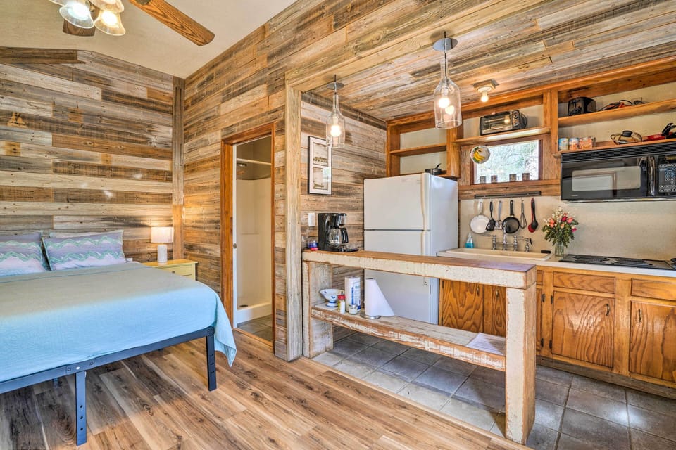 Studio | Free WiFi | Smart TV | Window A/C Unit | Pet Friendly w/ Fee