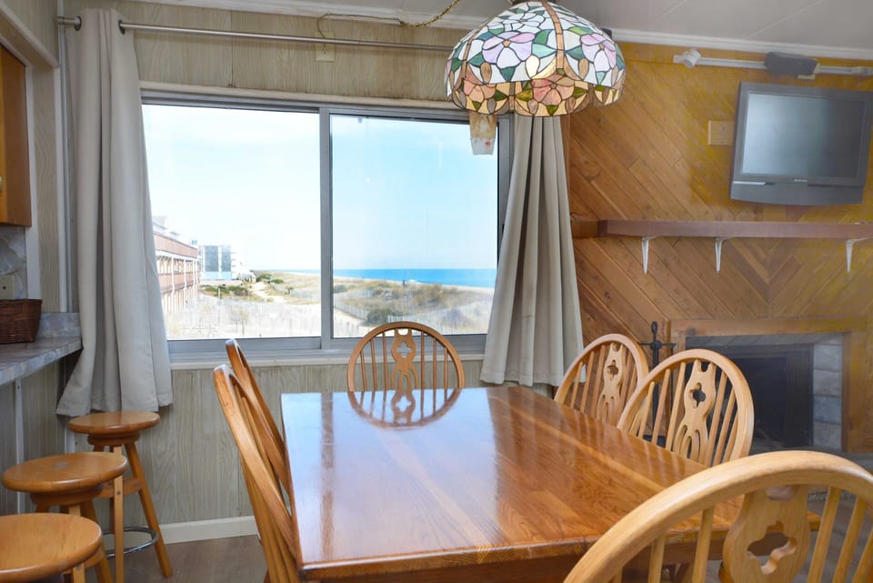 DINING-AREA