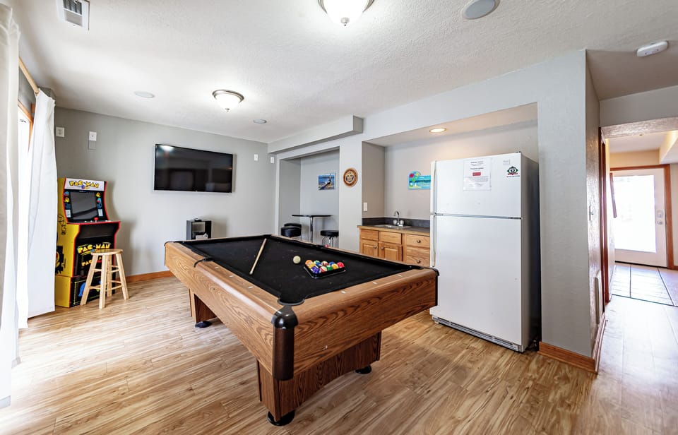 Rec Room with Pool Table