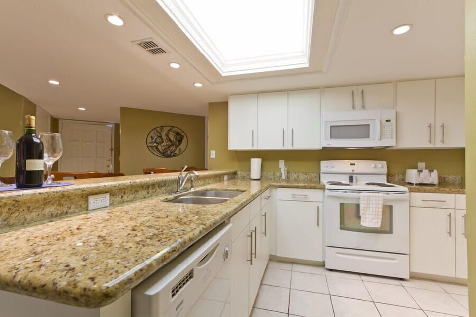 Saida IV 304 Kitchen
