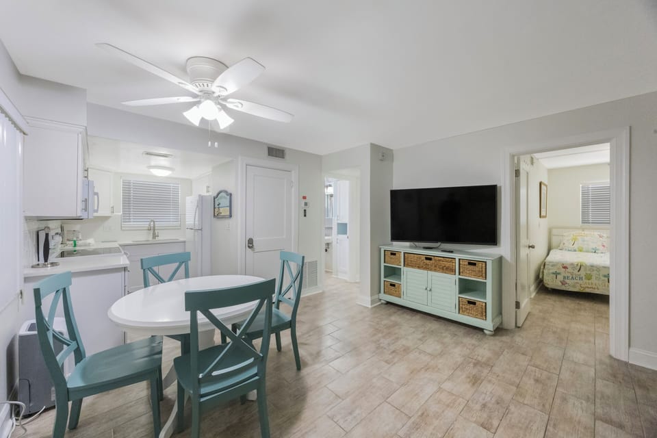 Dining Area 1