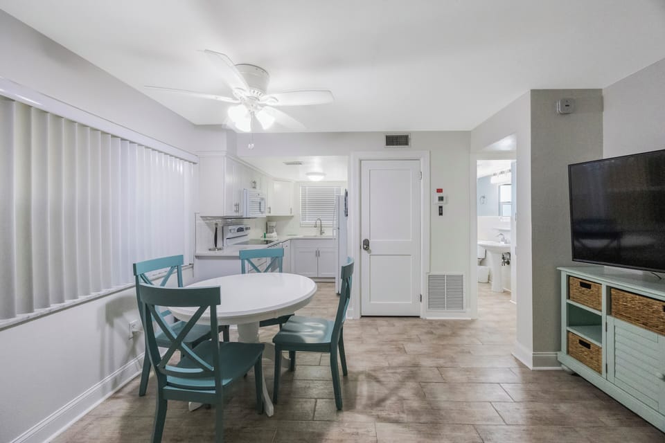 Dining Area 1-2