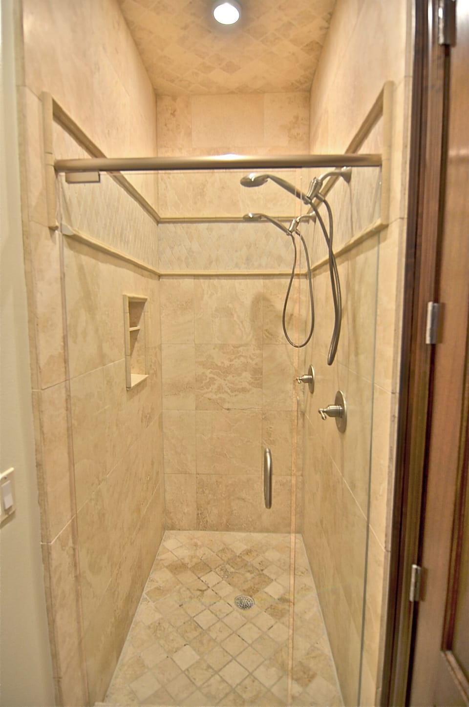 Master Bathroom Walk In Shower