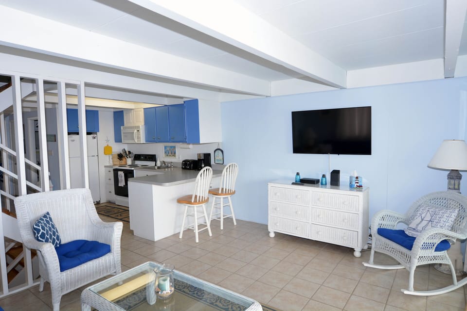 LIVING-AREA