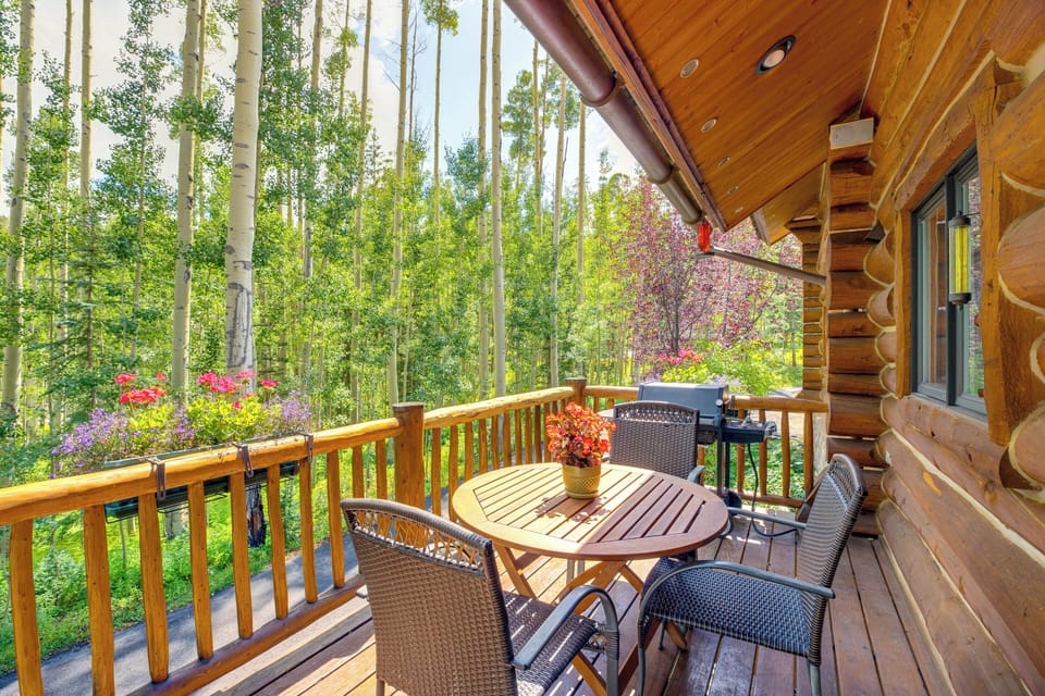 Furnished Deck | Outdoor Dining | Gas Grill