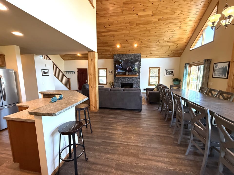 Dining Area with Tables & Seating
