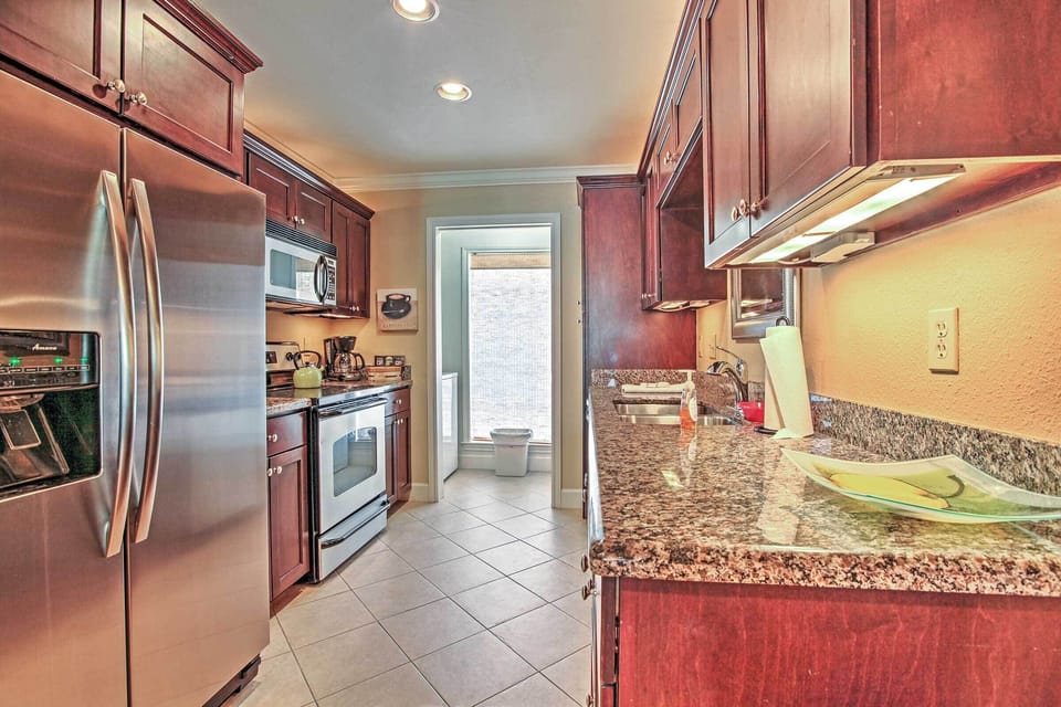 Kitchen | Cooking Basics Provided