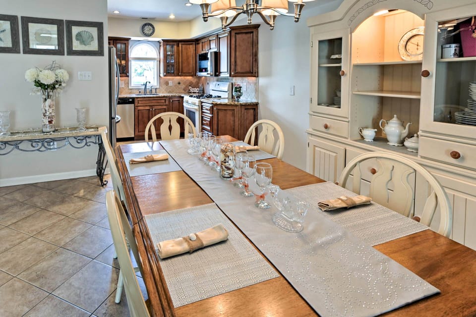 Living Room | Dining Area