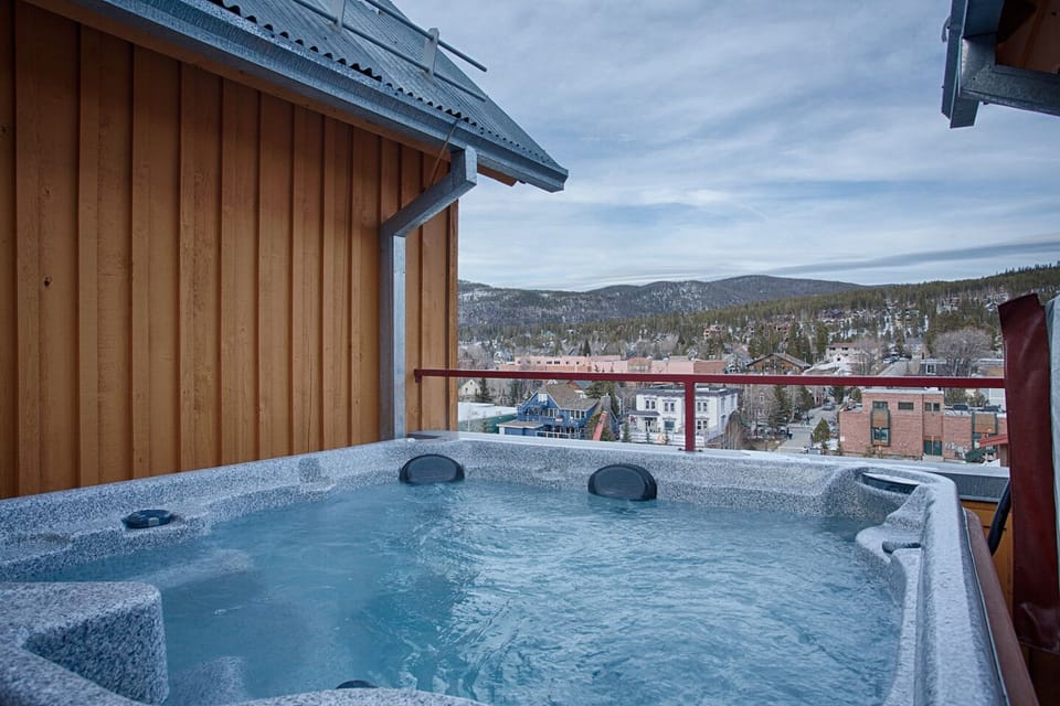 Private hot tub