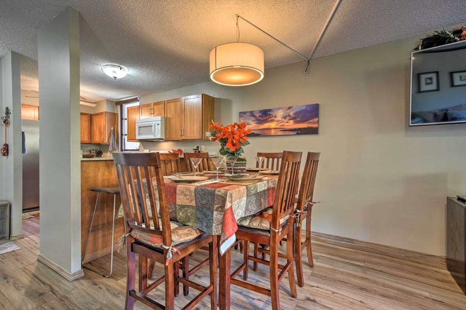 Living Room | Dining Area