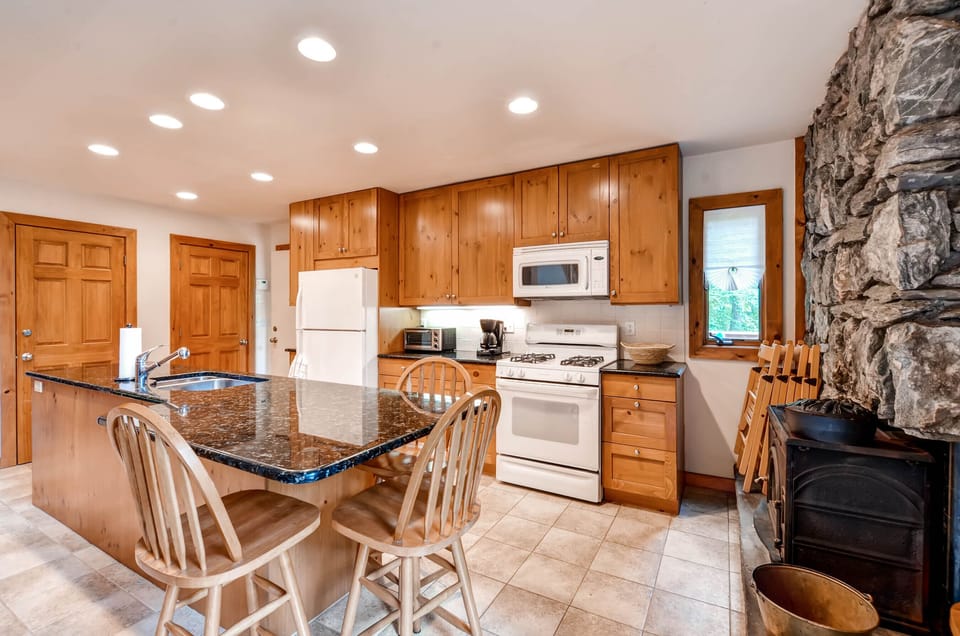 Kitchen | Dishware & Flatware