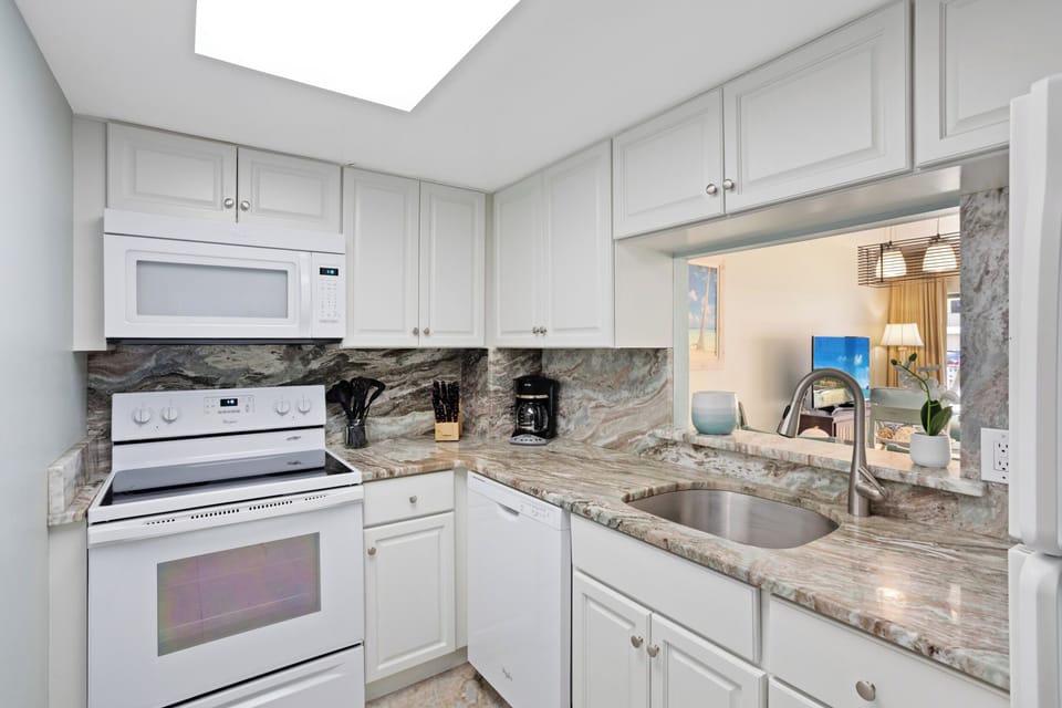 Enjoy cooking in this fully stocked kitchen.