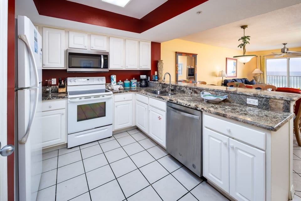 Kitchen - A fantastic view of the Gulf of Mexico straight from the kitchen.