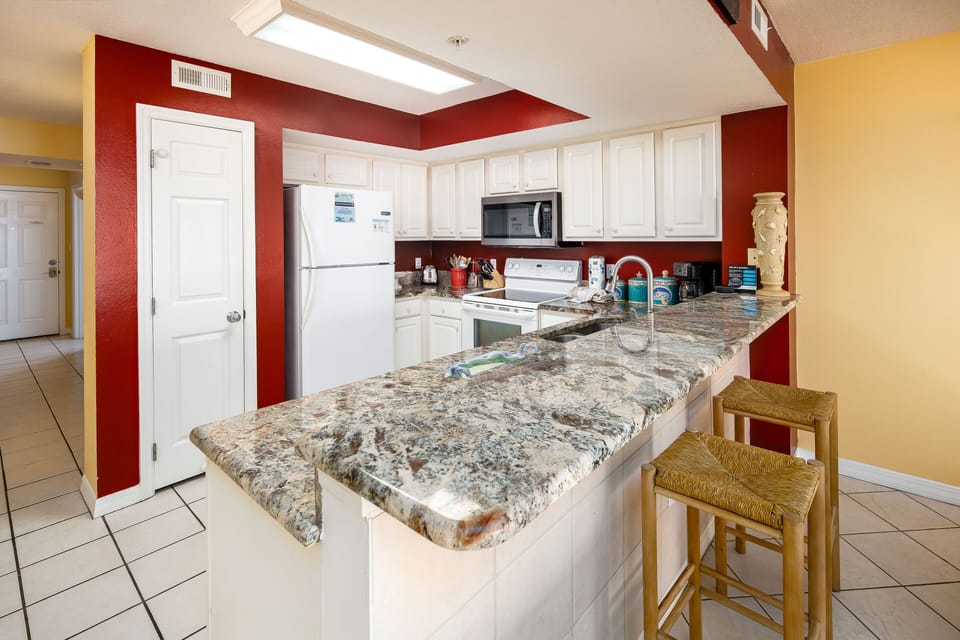 Kitchen - Fully equipped kitchen, has everything for all your cooking needs.