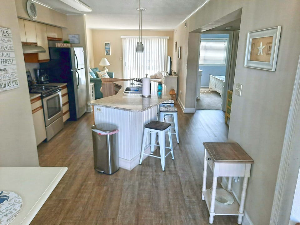 KITCHEN-AREA-TIFFANIE-BY-THE-SEA-216A-OCEAN CITY