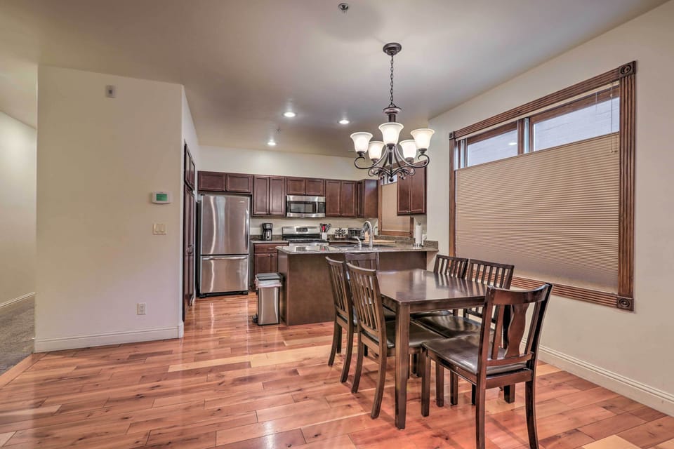 Dining Area | Dishware & Flatware
