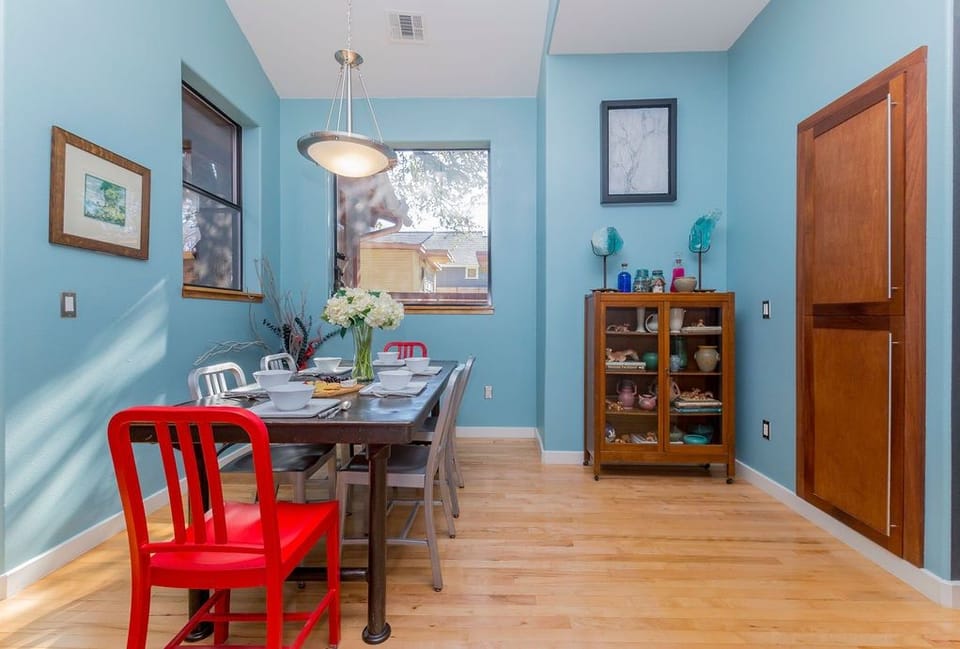 Dining Area - Walker Luxury Vacation Rentals