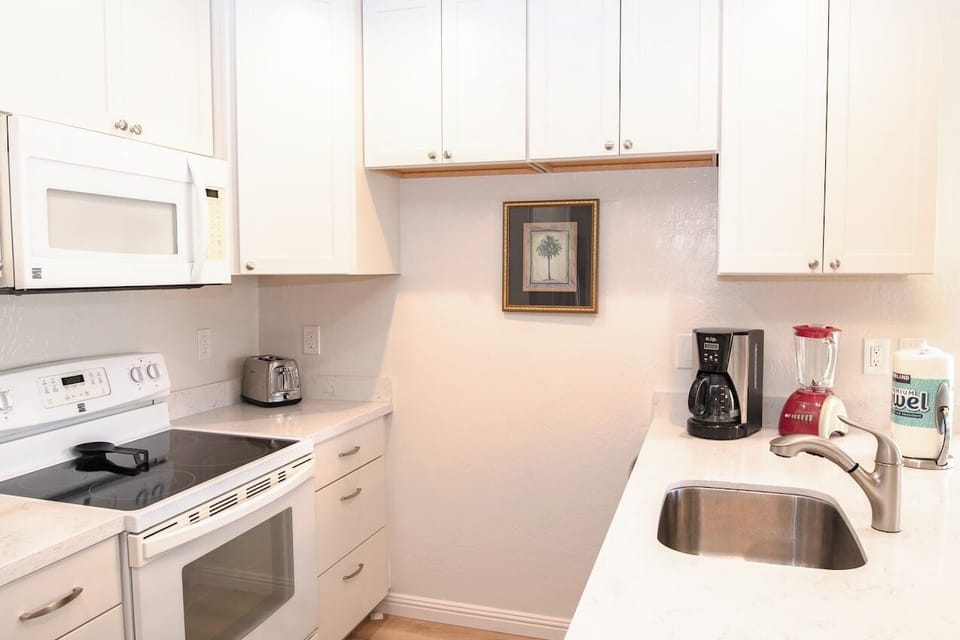 Kitchen - Clean Bright Kitchen