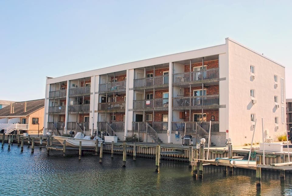 SEA BREEZE OCEAN CITY MD BAYSIDE ON WATER
