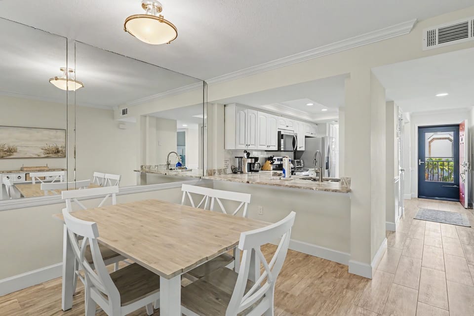 Dining/Kitchen