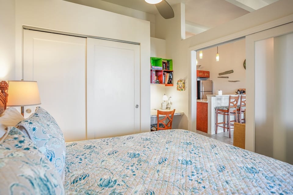 Queen Den Bedroom