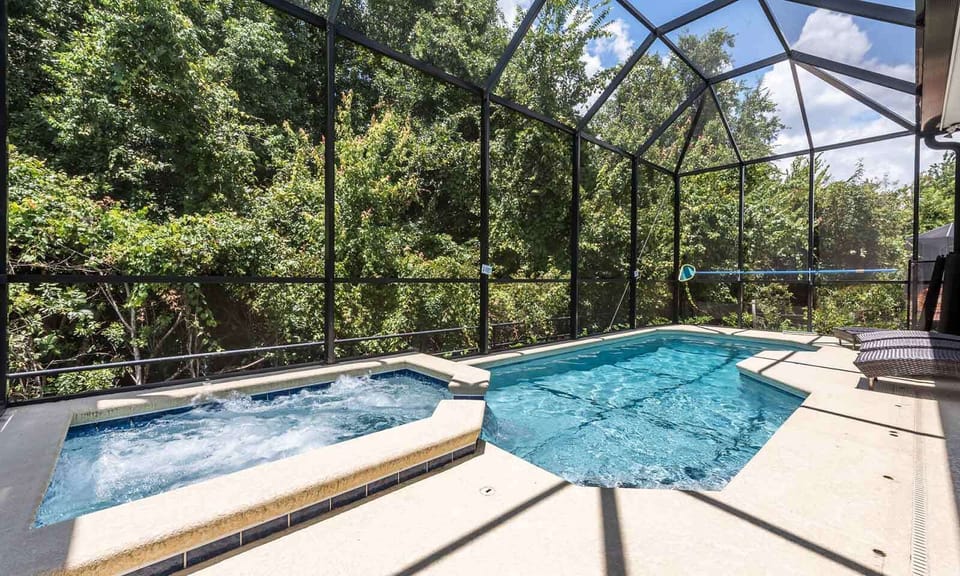 [amenities:Screened-In-Pool:2] Screened In Pool