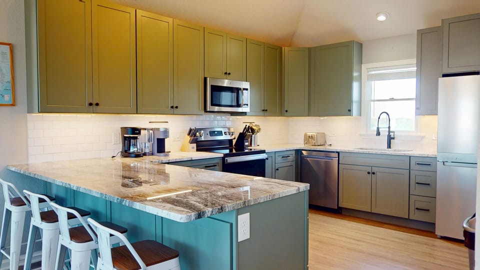 Fantastic new kitchen - Fantastic new kitchen at Kaptain's Treasure vacation rental, Carova Beach 4x4 Northern Outer Banks NC