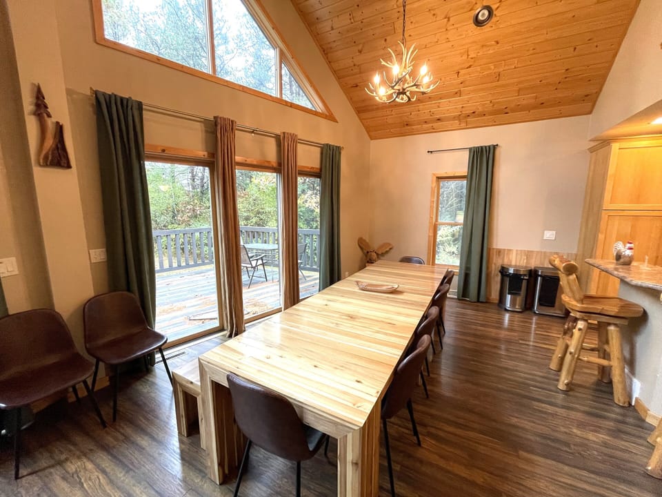 Dining Area with Tables & Seating